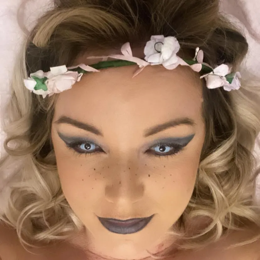 Laura Jayne gallery image